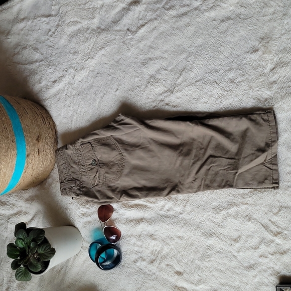 3/$20 Women's Lole' capri - Picture 3 of 3